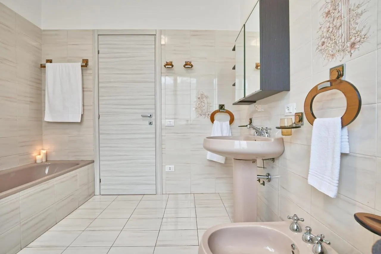 Exclusive Villa Le Palme Polpenazze del Garda Italien